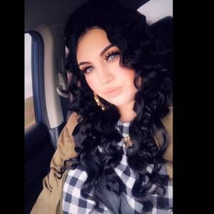 Meet your Posher, Cynthia